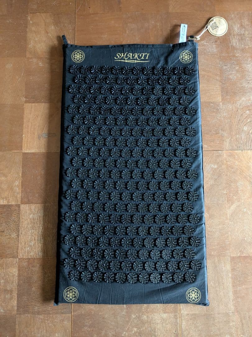 正規品シャクティマット　レベル２　黒 Amazon | 【正規品】シャクティ 指圧マット レバル② 黒、長めの専門家