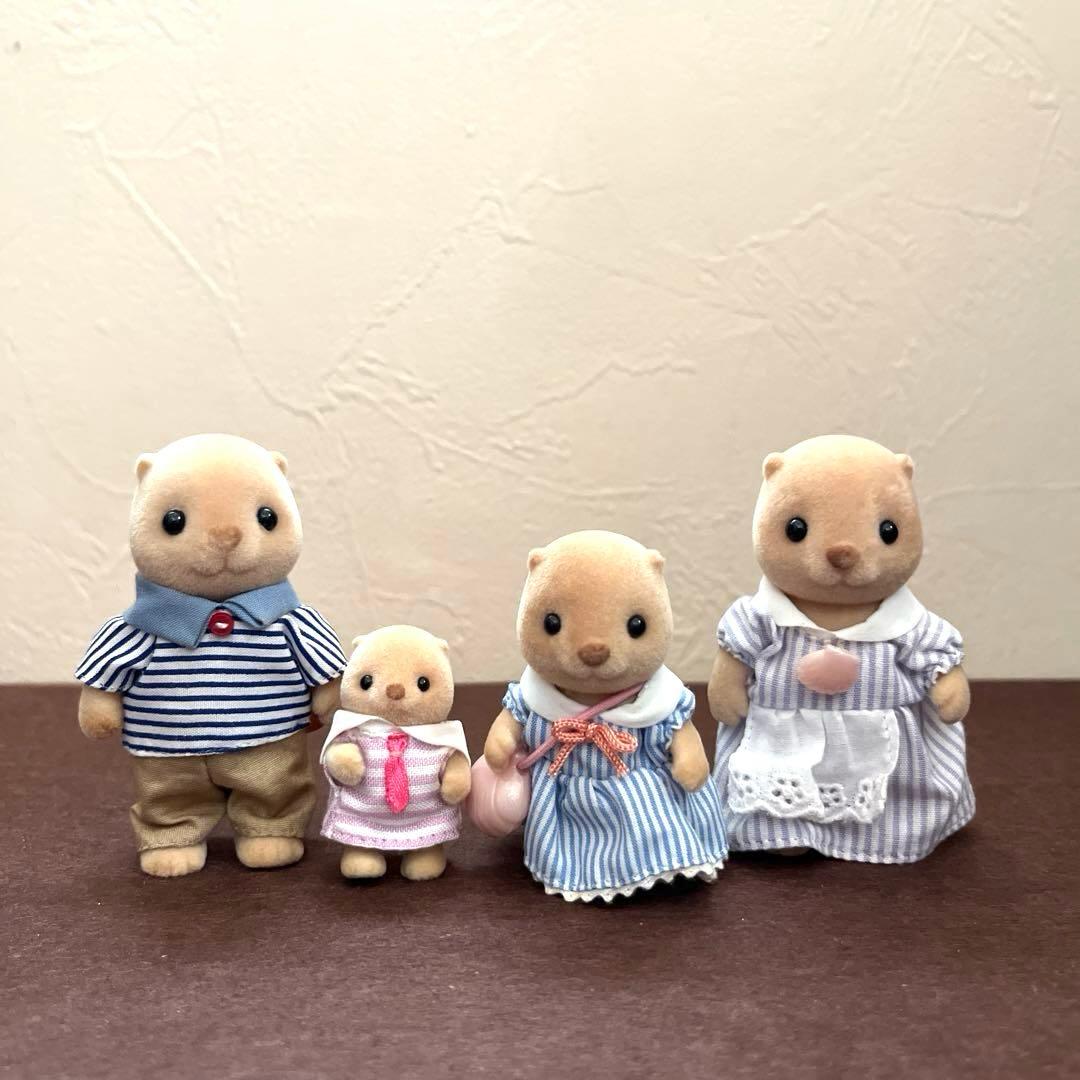 廃盤品】シルバニア 旧ラッコファミリー - メルカリ