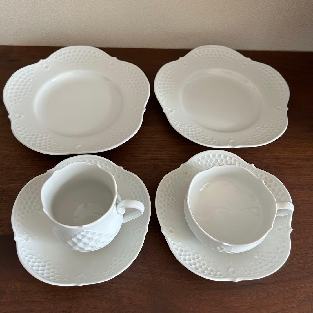 マイセン ホワイトレリーフ ティー&コーヒーカップ・ソーサー