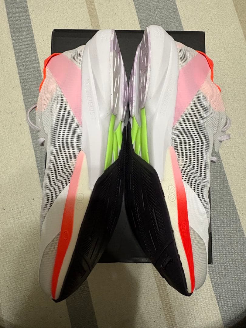 新品未使用　アディゼロ　ジャパン8 25.5cm