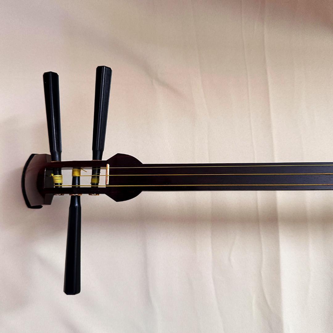 即演奏可能】高級細棹三味線 正寸 紅木金細 子持綾杉胴