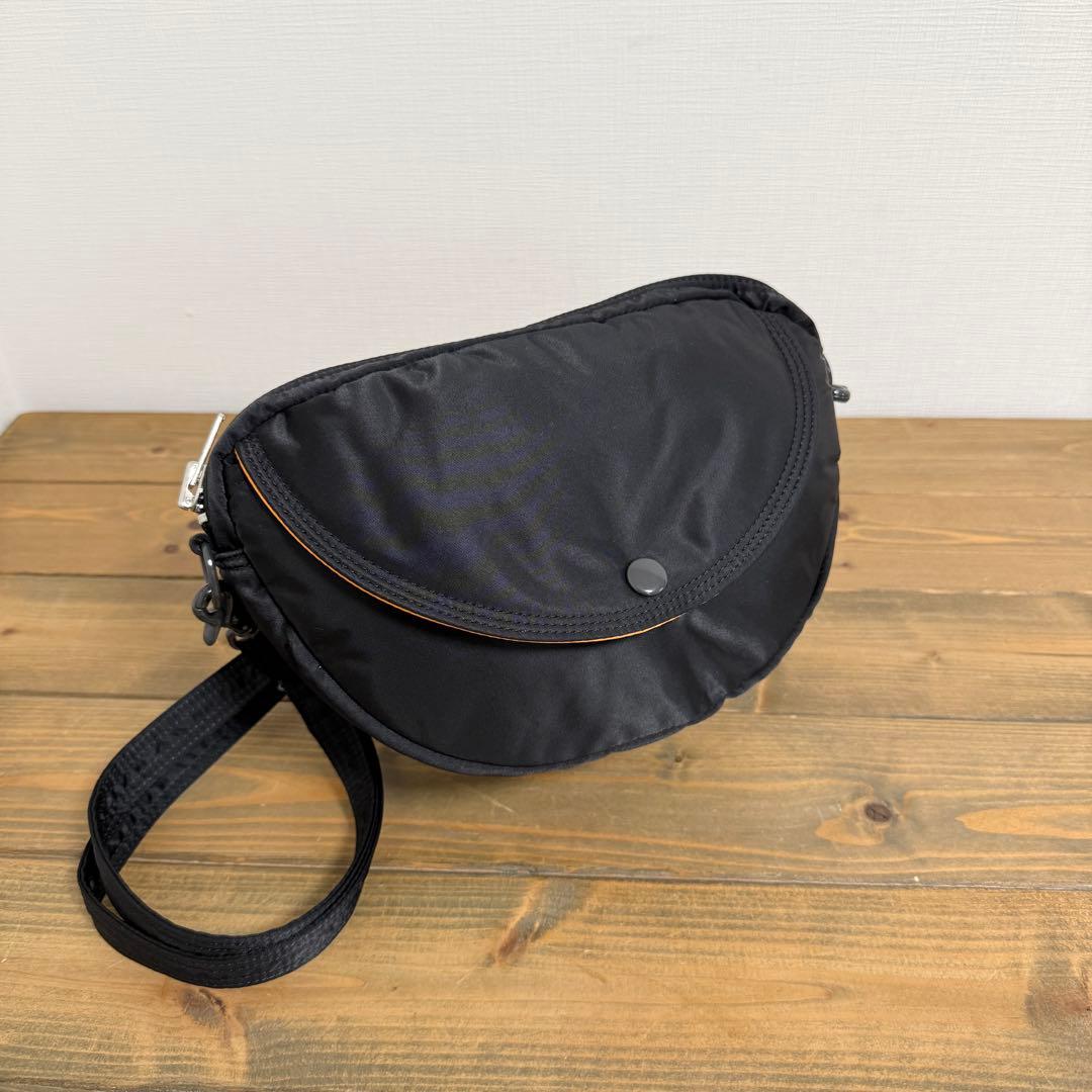 美品】PORTER タンカー オーバル ショルダーバッグ ハーフムーン