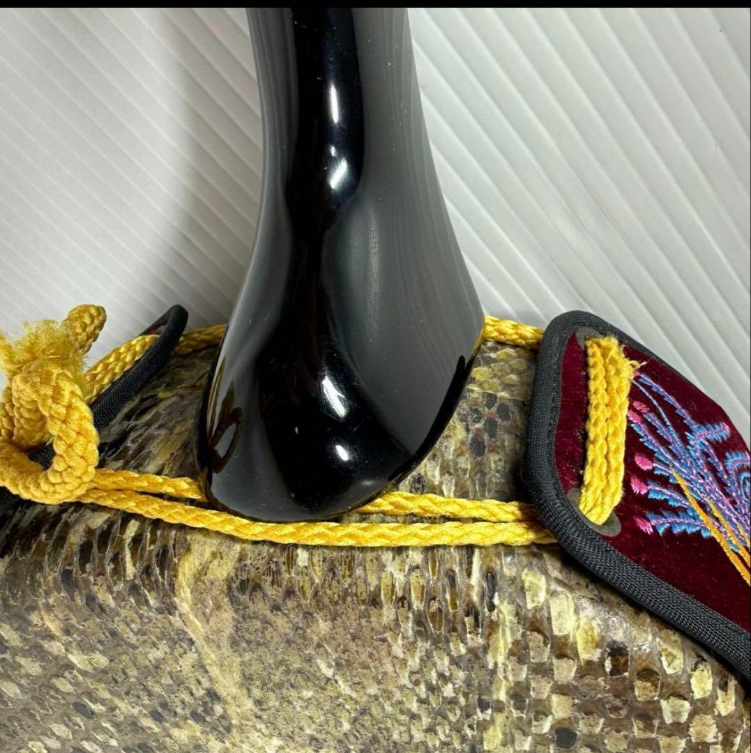 本日限定価格 沖縄三線 黒塗り 天然 蛇皮 ハードケース 和楽器 本日限定