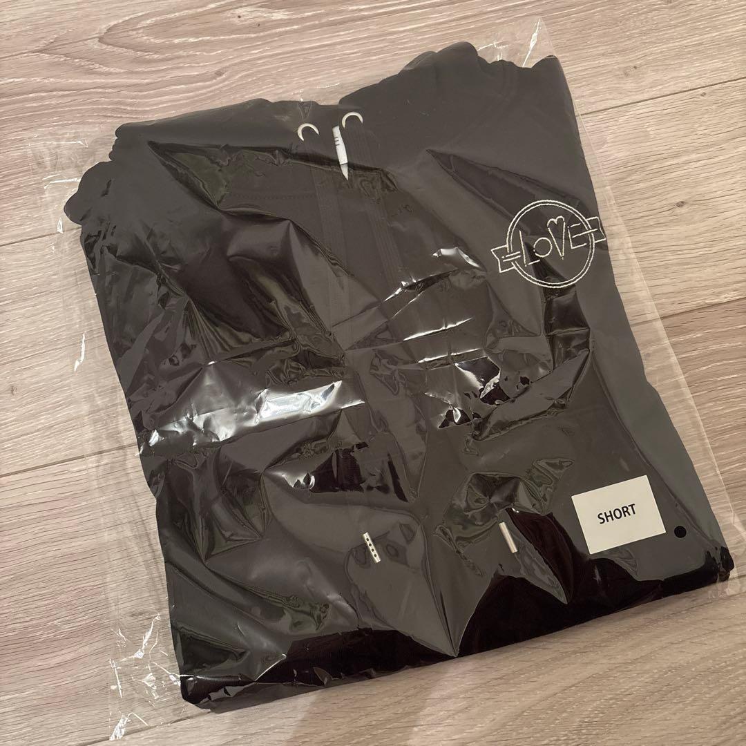 LOVE イコラブ プルオーバーパーカー ショート - メルカリ