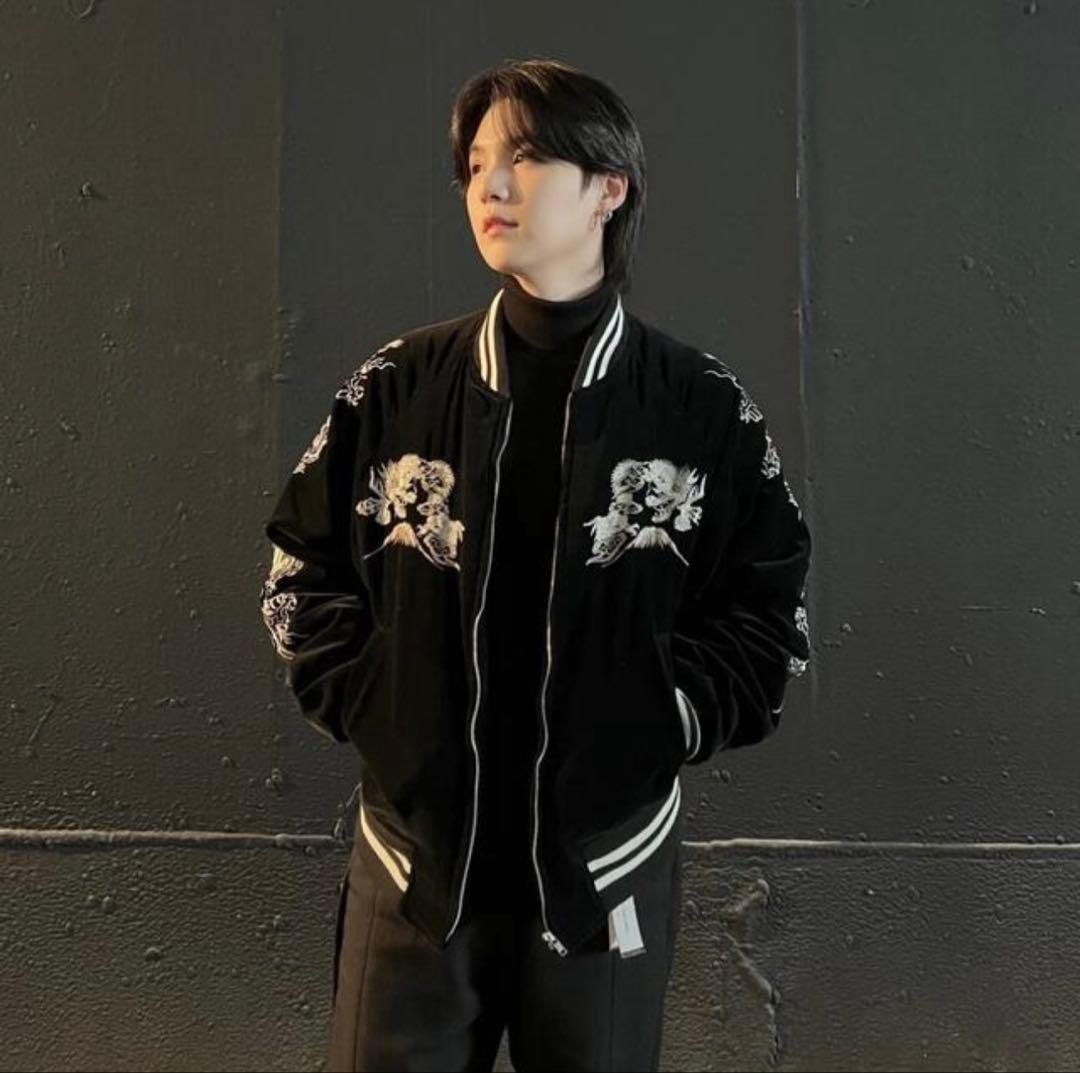 BTS SUGA ユンギ 着用 ベロア スカジャン 新品タグ付き Free - メルカリ