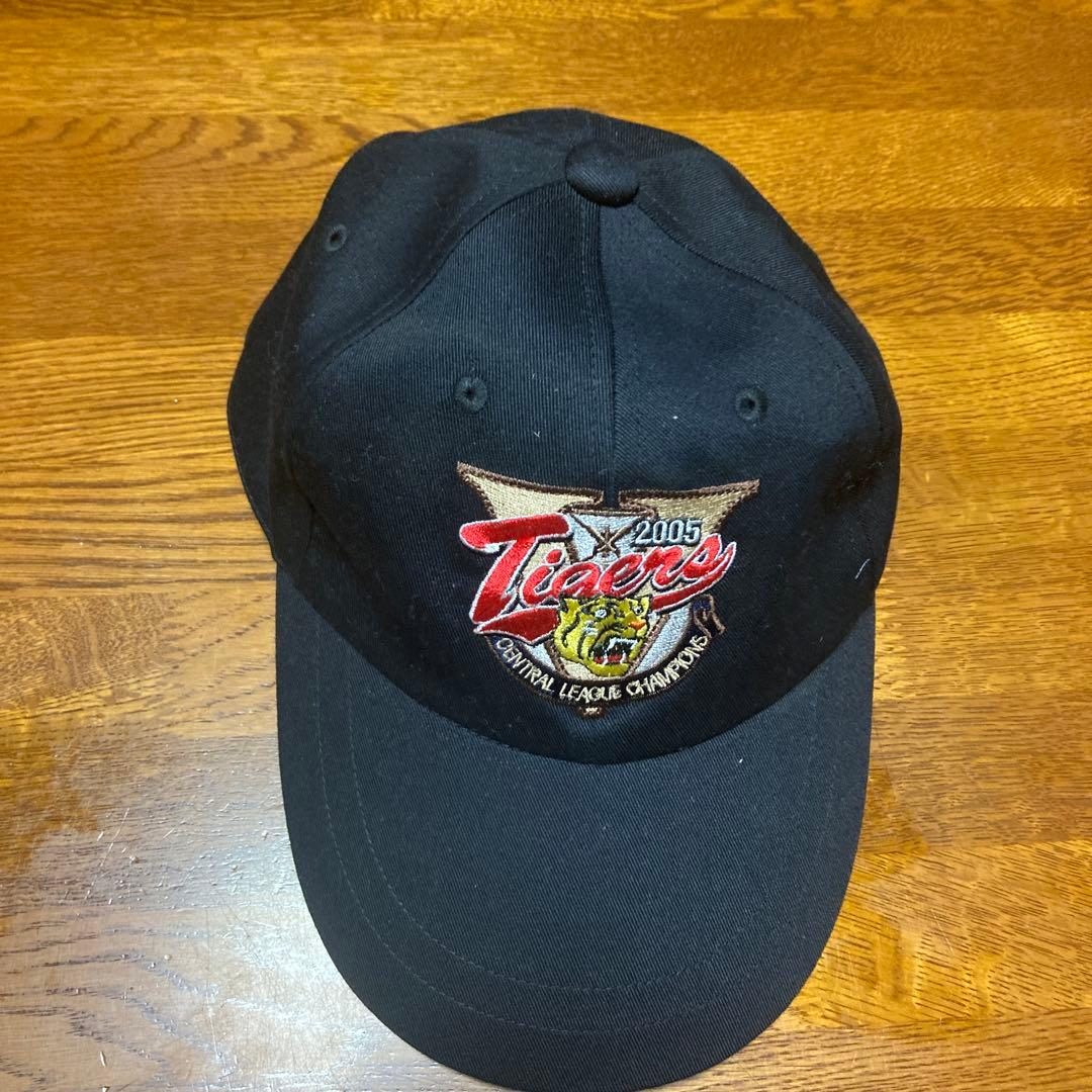 2025年阪神タイガース優勝記念キャップ - メルカリ