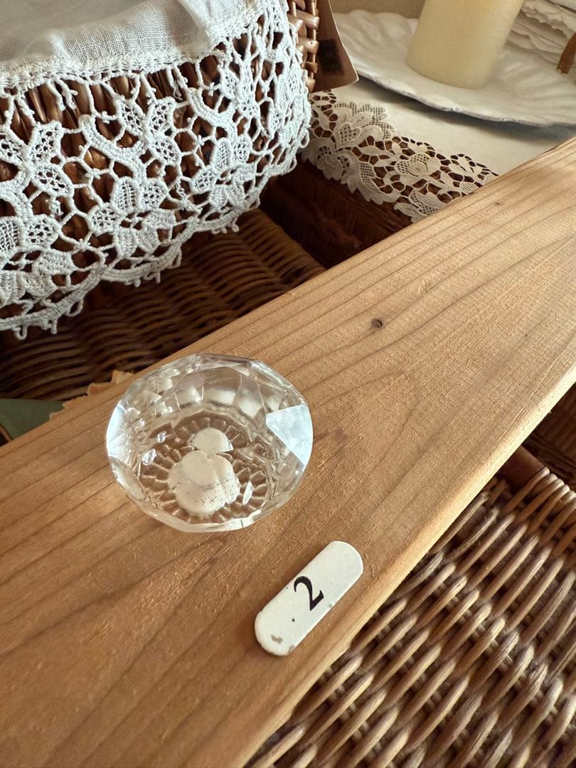 気まぐれ工房ஐ木とガラスのつまみの壁掛けフックஐビンテージ