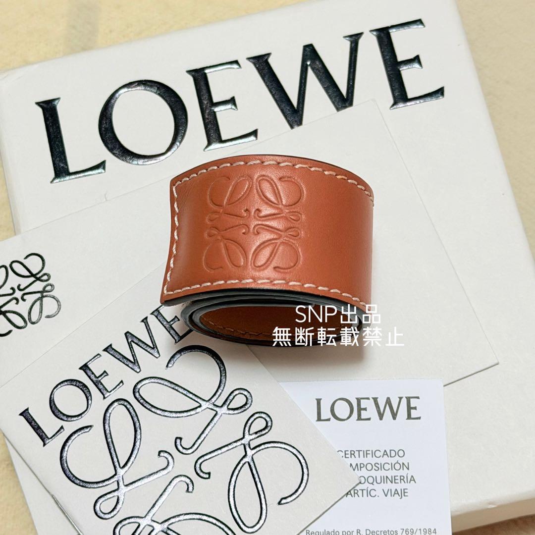 ロエベ 美品 スモールスラップ レザー ブレスレット バングル