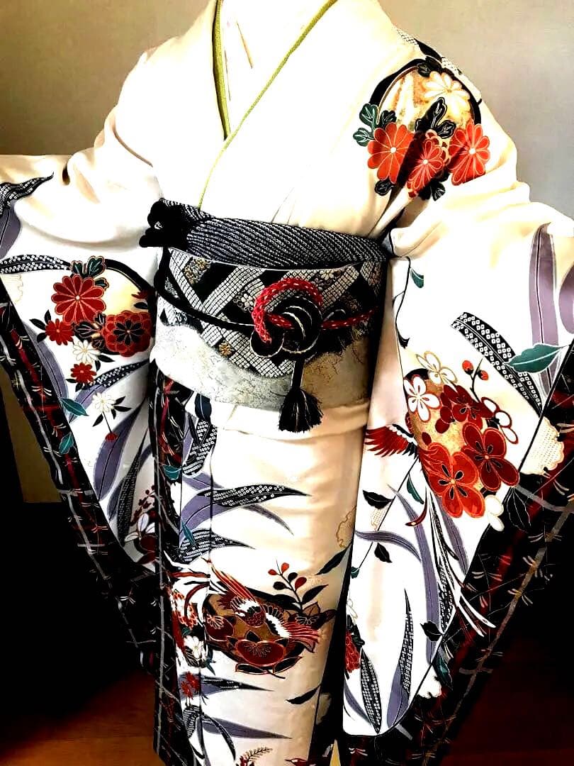 振袖フルセット 正絹 9点 白 伝統祝い花 尾長鶏 シックカッコイイ