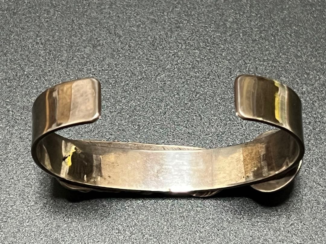 ゴローズ goro's K18メタル特大フェザーブレスOLDバングル - メルカリ