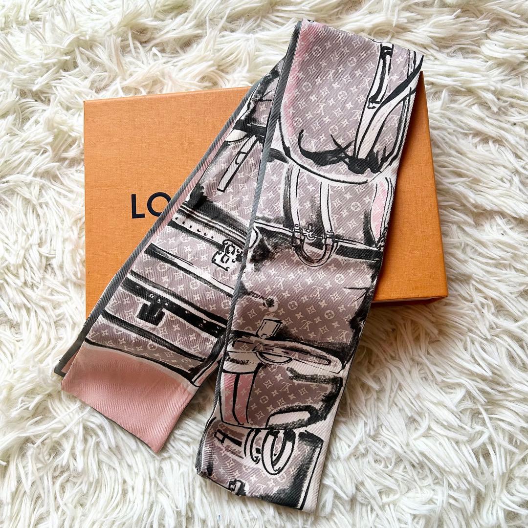 ✨美品✨ルイヴィトン　バンドー トランク　ピンク　総柄　現行　シルク100% ルイヴィトンバンドートランク ピンク/グレー/黒 レディース スカーフ