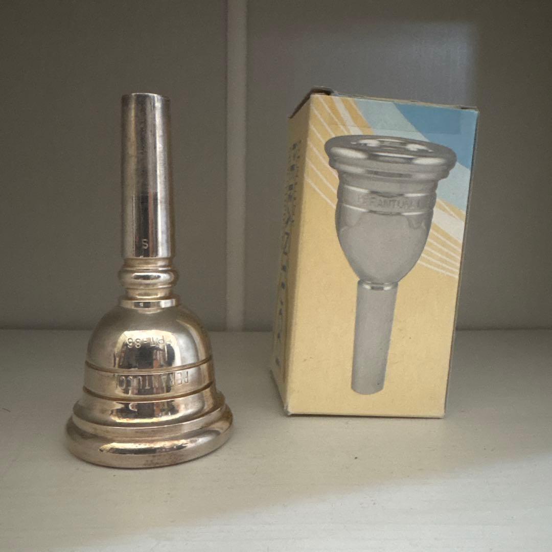 チューバ マウスピース ペラントゥッチ PT-86 PERANTUCCI 美品 PERANTUCCI ペラントゥッチ PT-84 チューバ マウスピース ノーマル