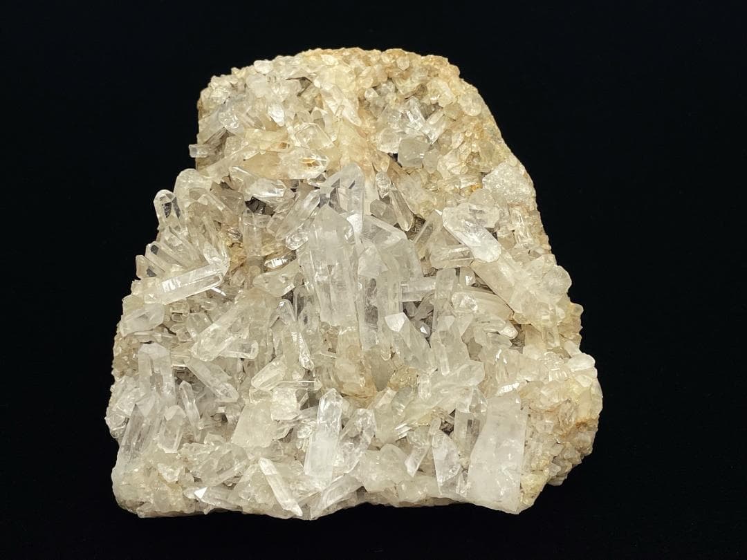 クラスター（カンチェンジュンガ水晶） カンチェンジュンガ産 ヒマラヤ水晶クラスター 透明度と照り、3本の