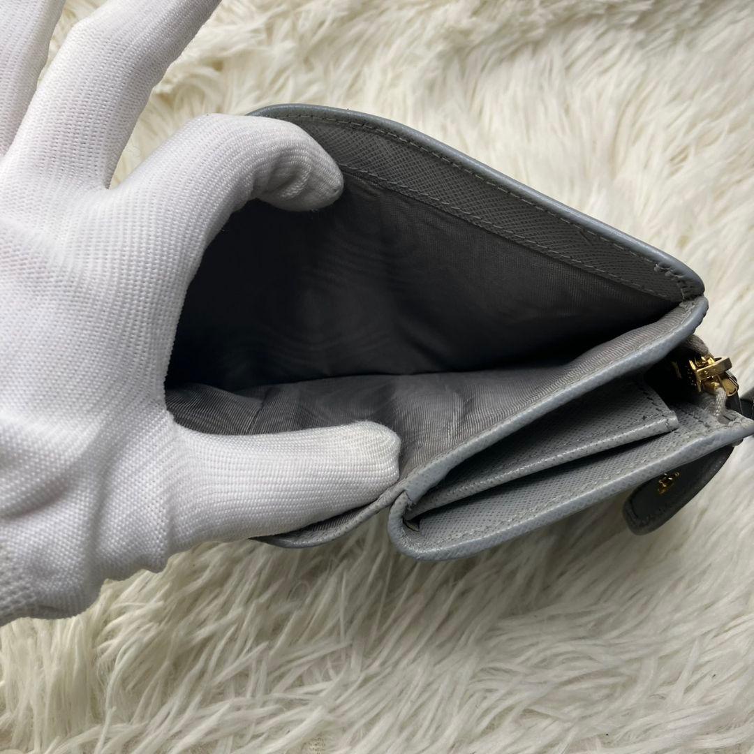 ✨現行モデル✨PRADA 二つ折り 財布 サフィアーノ メタルロゴ ICタグ