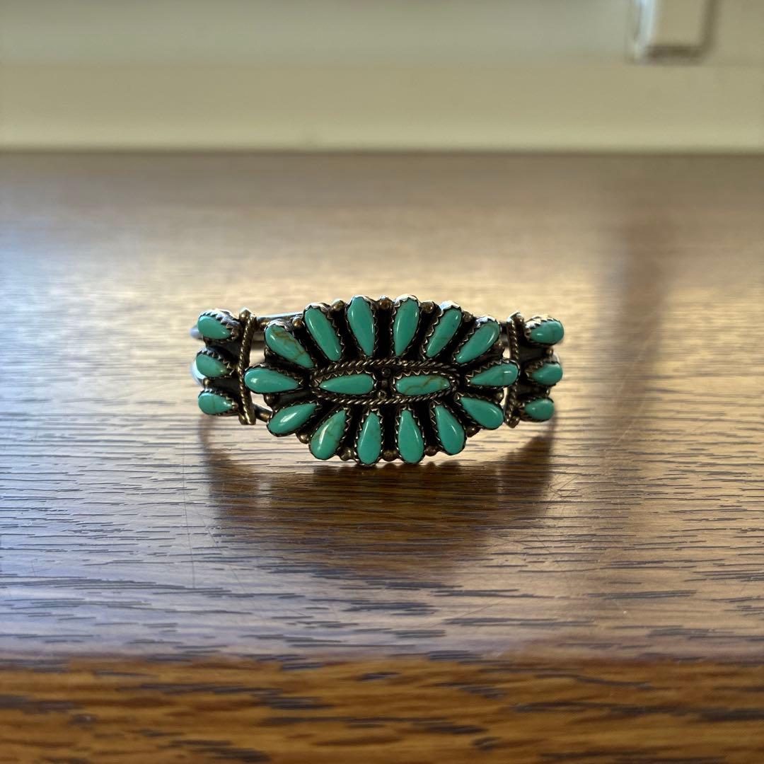 ナバホ族 バングル ターコイズ クラスター インディアンジュエリー