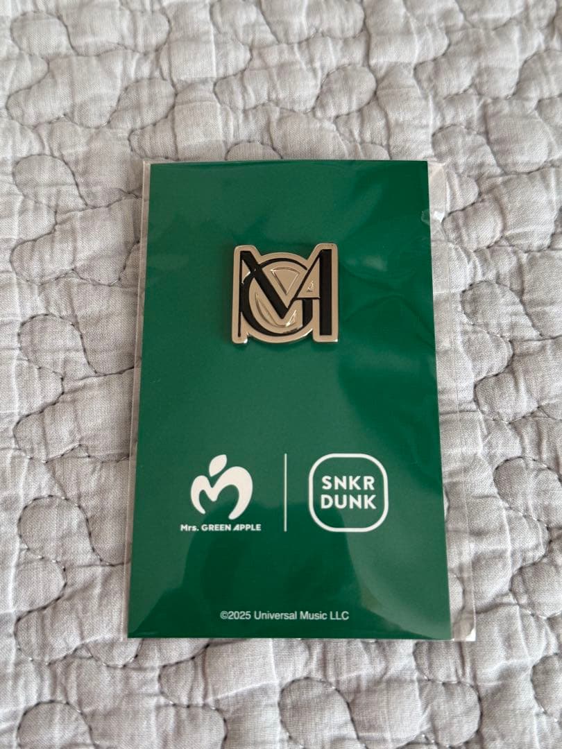 お*こ様 【MGA】ミセス × NEWERA × SNKRDUNK 非売品 ピン - メルカリ