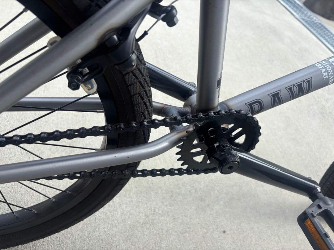 hikari様専用※引き取り限定！BMX ダーカスワンRAW - メルカリ