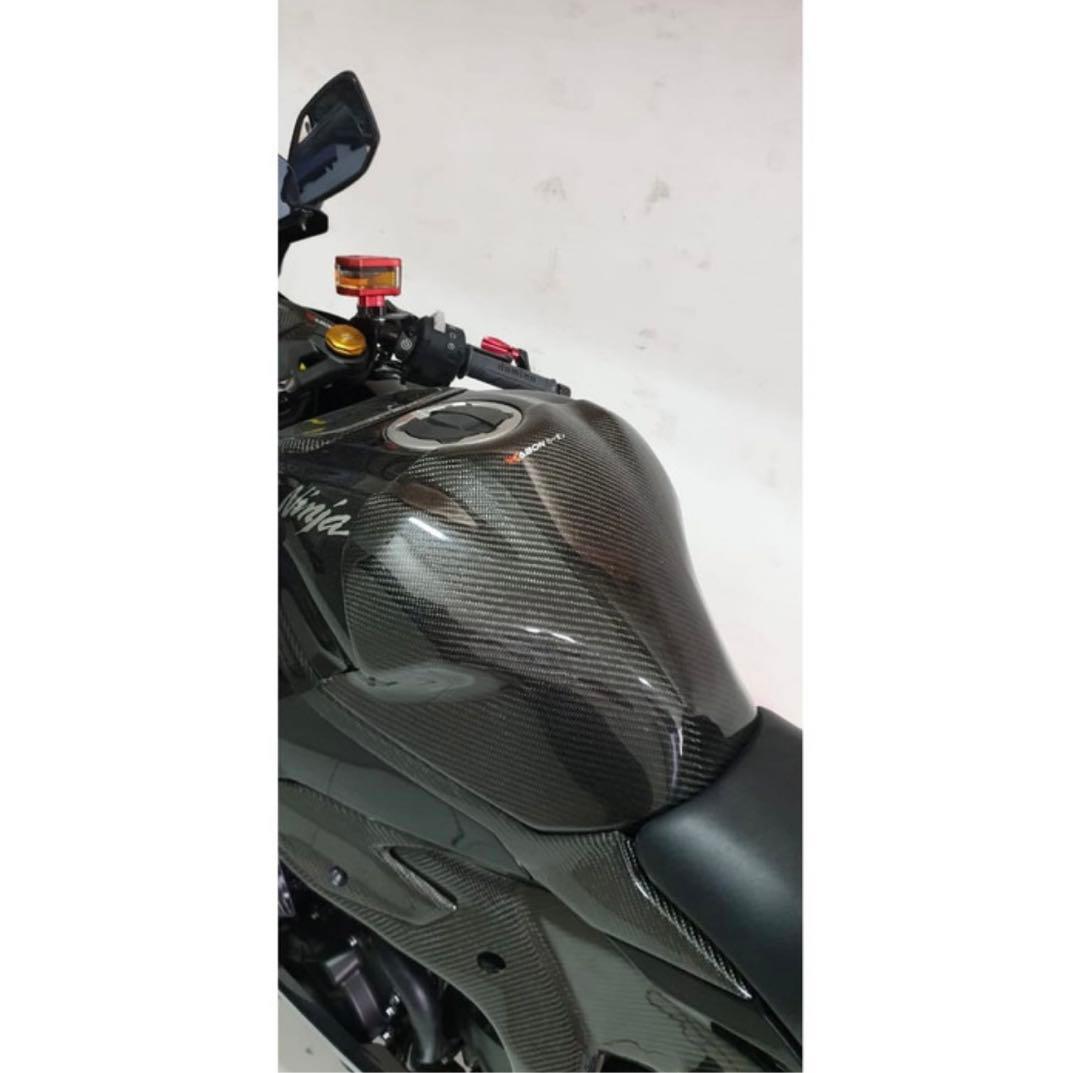 ZX25R/ ZX4R カーボンタンクカバー - メルカリ