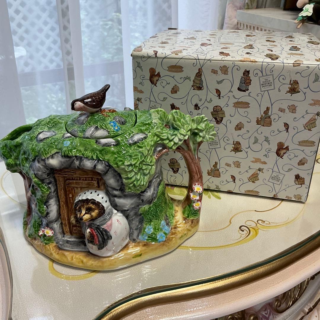 ピーターラビットの陶器製ポット(ティギーおばさん)小鳥付きの通販はau