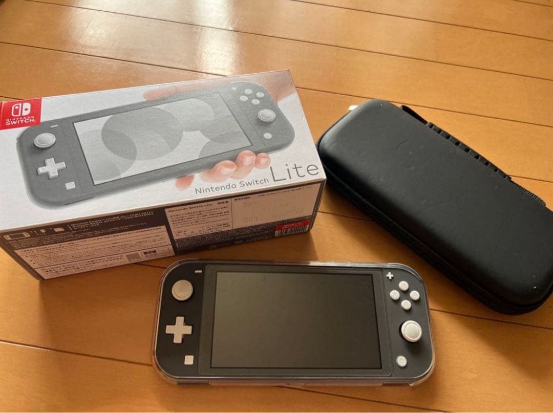 Nintendo Switch Lite グレー 本体　充電器、ケース付き Nintendo Switch Lite グレー 本体とケースと充電コード付き Amazon.co