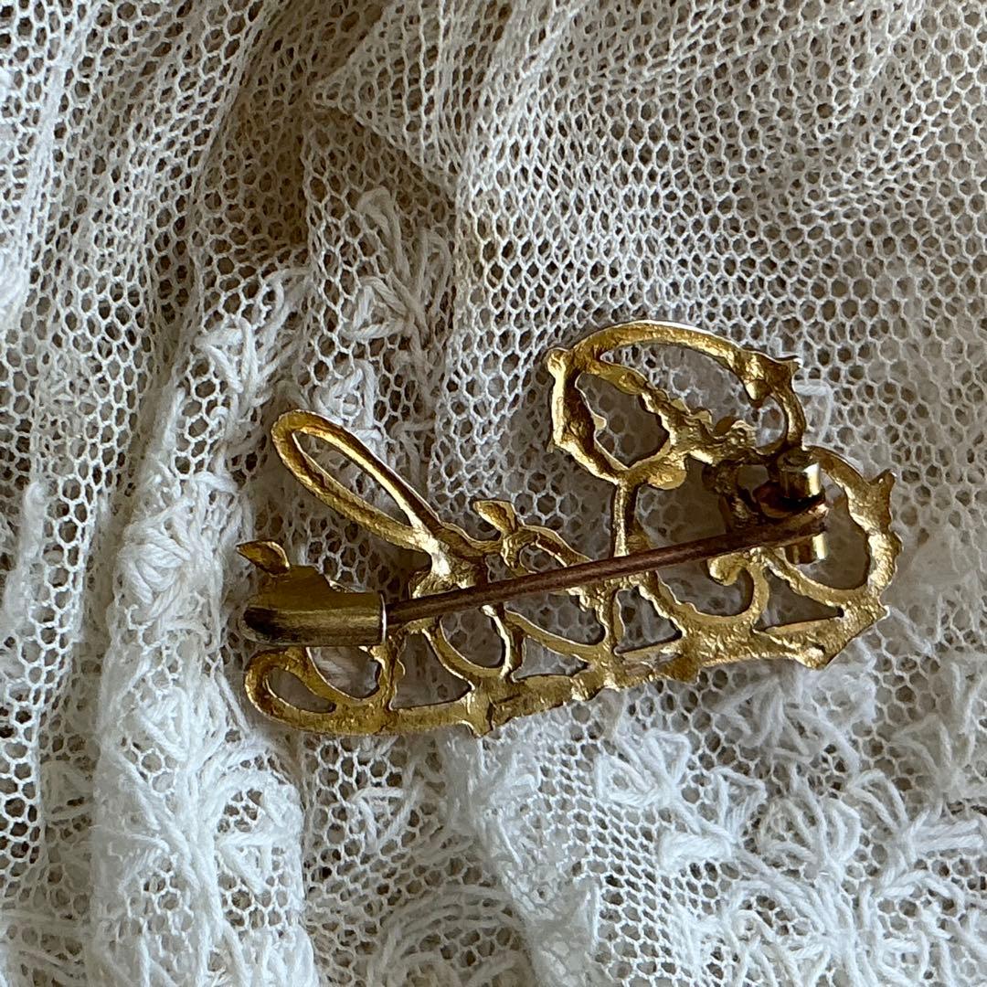 109：フランス アンティーク BEBE ブローチ ベベ ベビー ドール用に♪