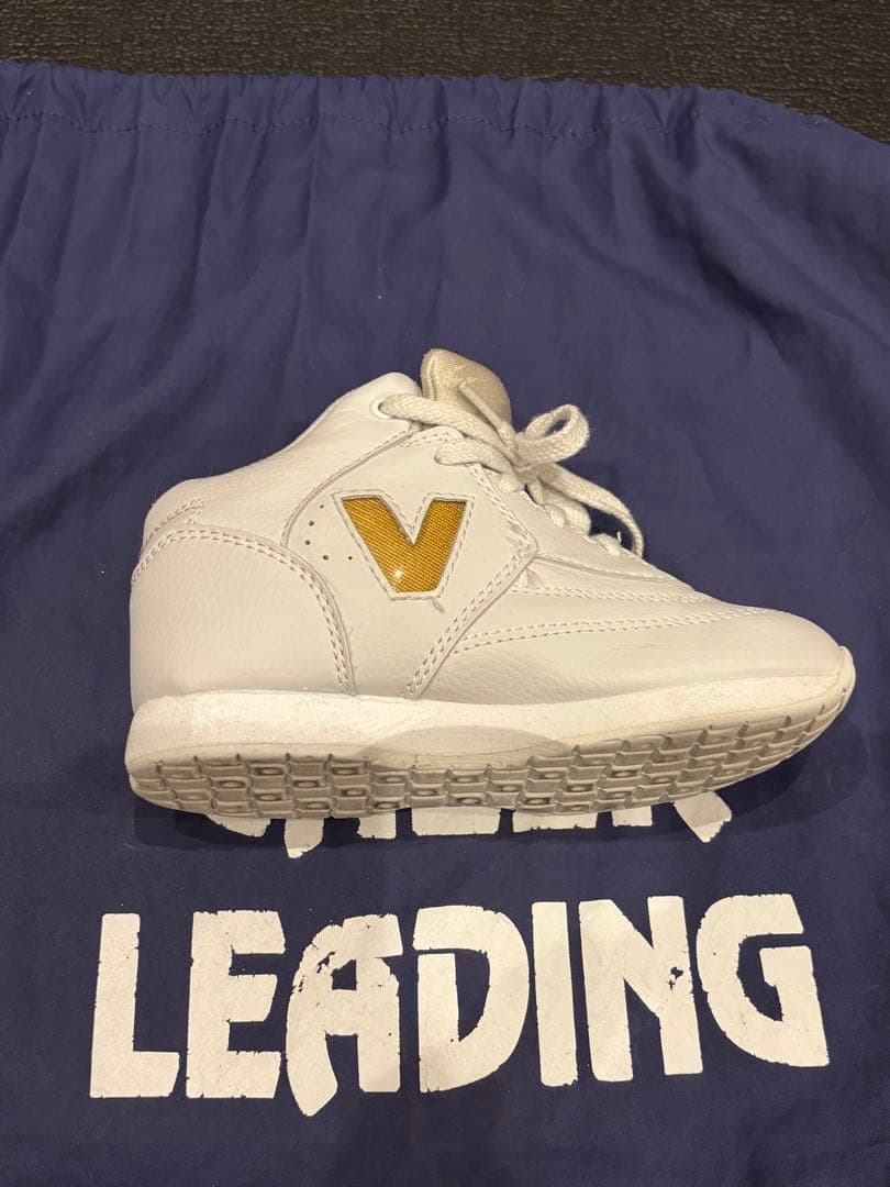 チアリーディングシューズ　varsity 19.0cm