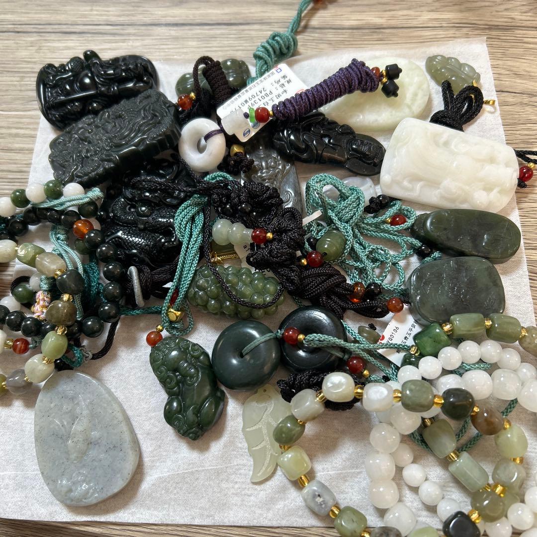 和田玉ネックレス・ペンダントブレスレット セット30点 値下げ早者勝ち 送料無料 12%OFF】和田玉 祥雲無事牌ネックレス まつぼっくり手作り