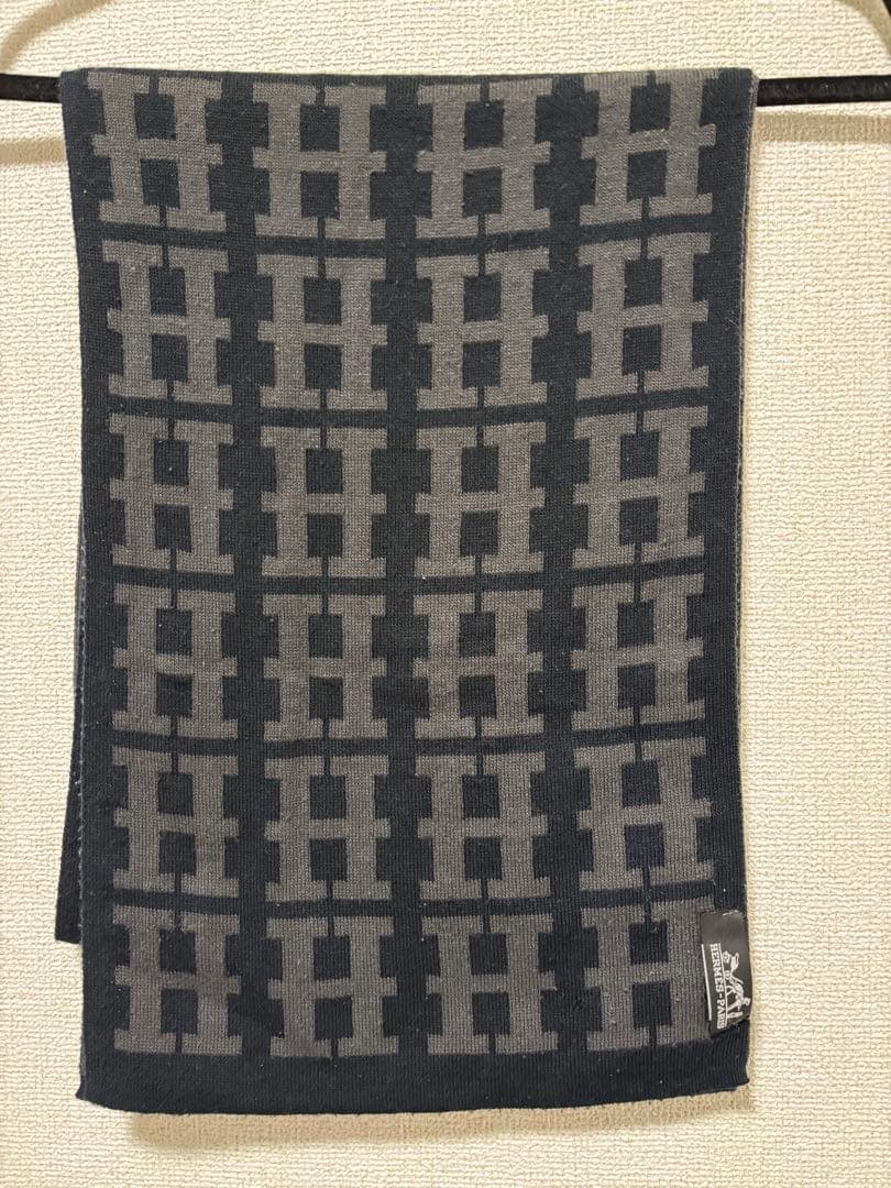 【最後の値段】　HERMES Hロゴ　マフラー グレー/ブラック HERMES エルメス カシミヤマフラー Hロゴ ブラック×グレー 厚手 ユニ