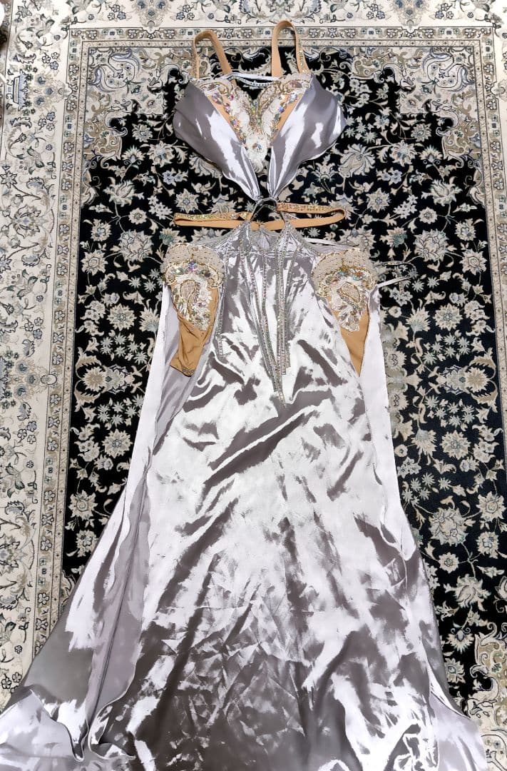 《てぃ》ベリーダンス♡ 豪華シルバー オリエンタル衣装 ＆レッスン着