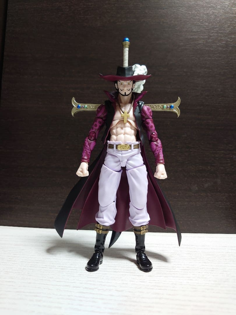 S.H.Figuarts ジュラキュール・ミホーク 鷹の目 ワンピースフィギュア