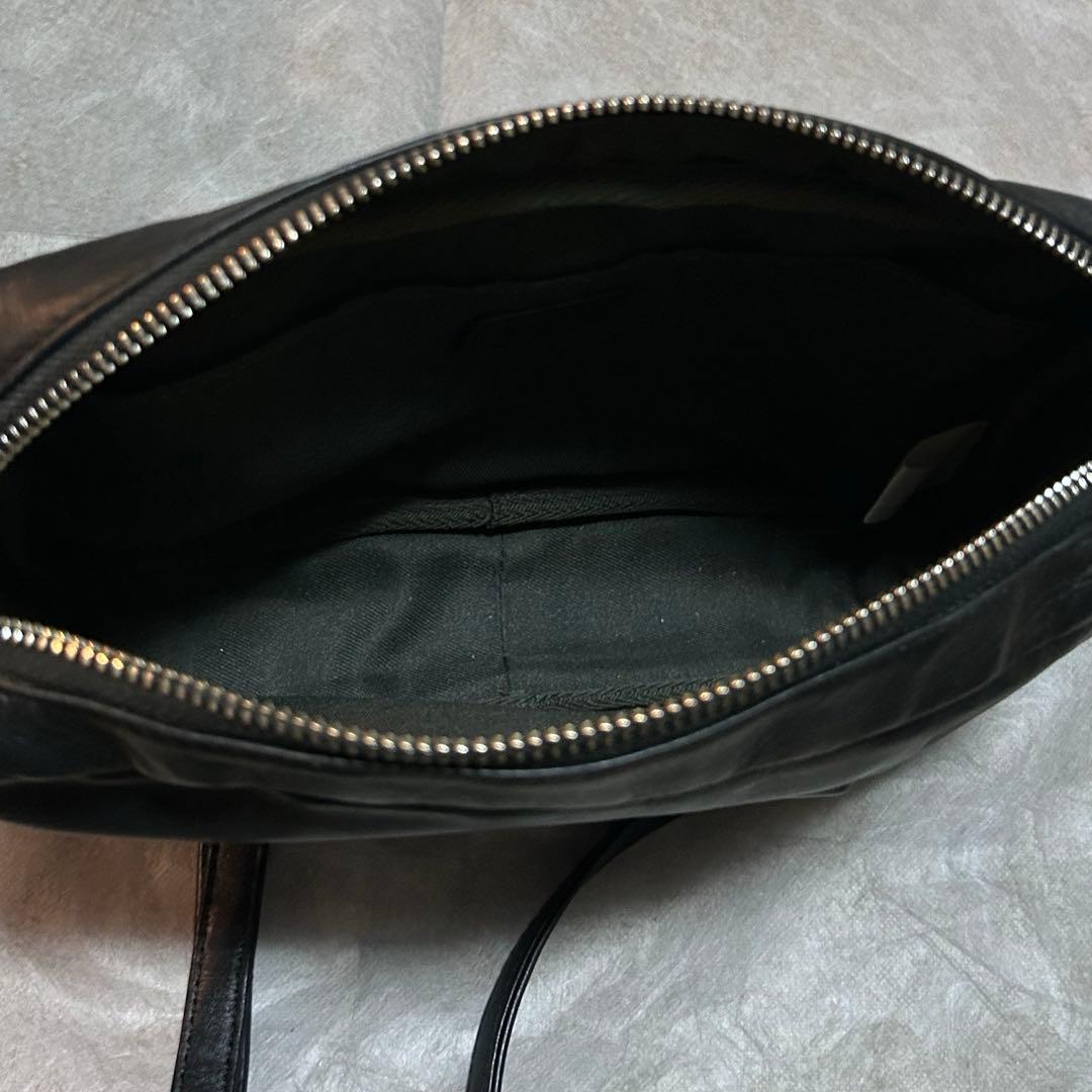 ear PAPILLONNER 《牛革》エンボス ショルダーバッグ ブラック