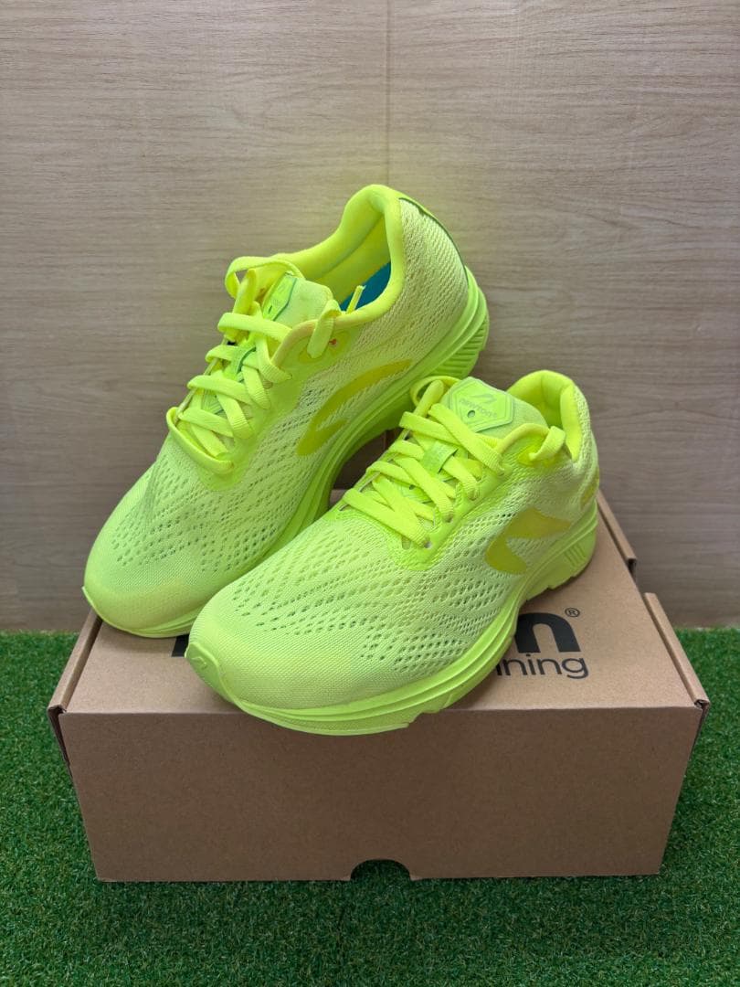 ニュートン ランニング グラビティ+ W000222X シトロン 24.5cm