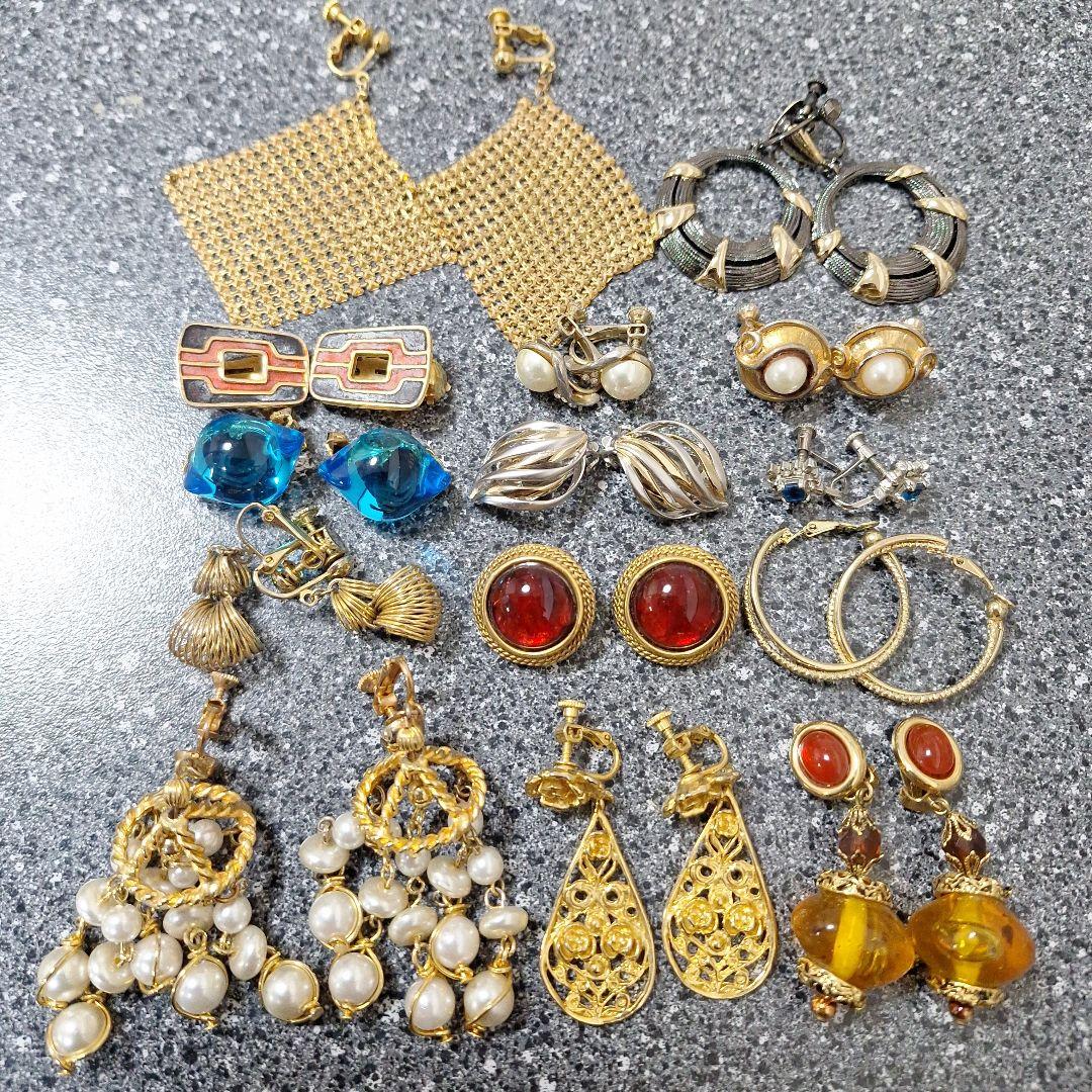 イヤリング まとめ売り ⑦ゴールドカラー等 アクセサリー - メルカリ
