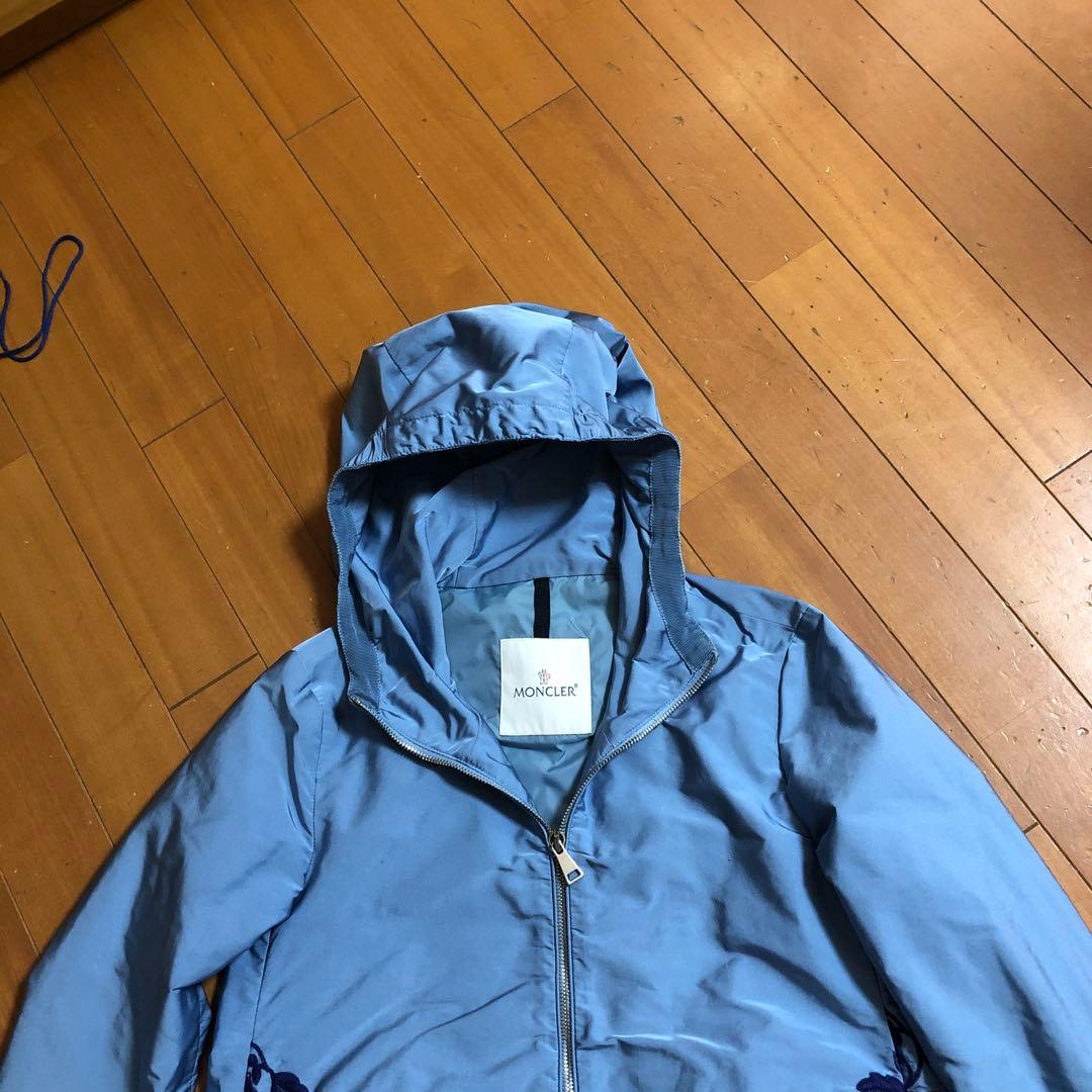 MONCLER 水色 刺繍 フード付きジャケット - メルカリ