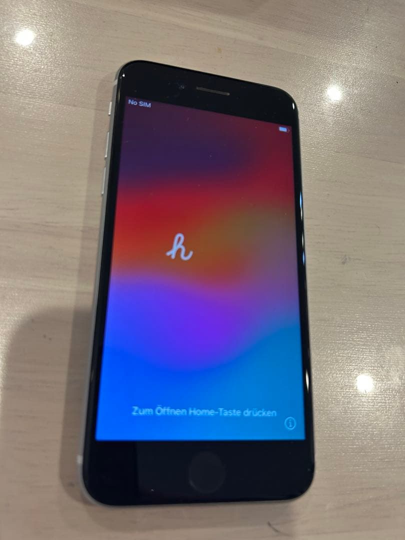 Apple iPhone SE 第二世代　 ホワイト 本体 iFaceケース付き 楽天市場】iFace 保証付き iphone8 iphone SE 第2世代 第3世代 se2