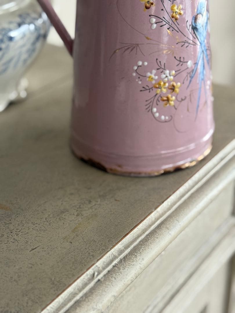 フランスアンティークホーロー薄ピンクツバメと小花柄バンドペイント