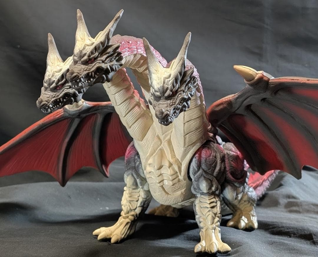 デスギドラ「モスラ」登場怪獣（バンダイ）ソフビフィギュア - メルカリ