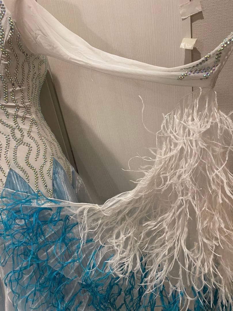 社交ダンス用ドレス 青と白のグラデーション 青と白の色合いが美しい