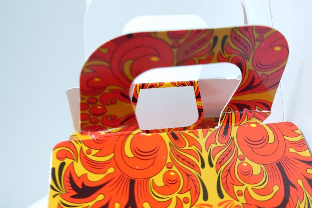 1点限り】【可愛いロシア雑貨】サモワール型小物入れ 紅茶缶 - メルカリ