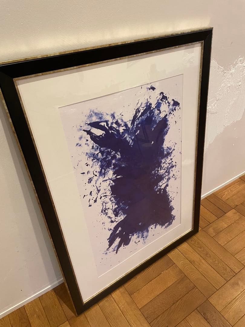 イヴ・クライン　アートポスター　額装　青 Amazon.co.jp: イヴ・クライン・ブルー・ポスター イヴ・クライン絵画