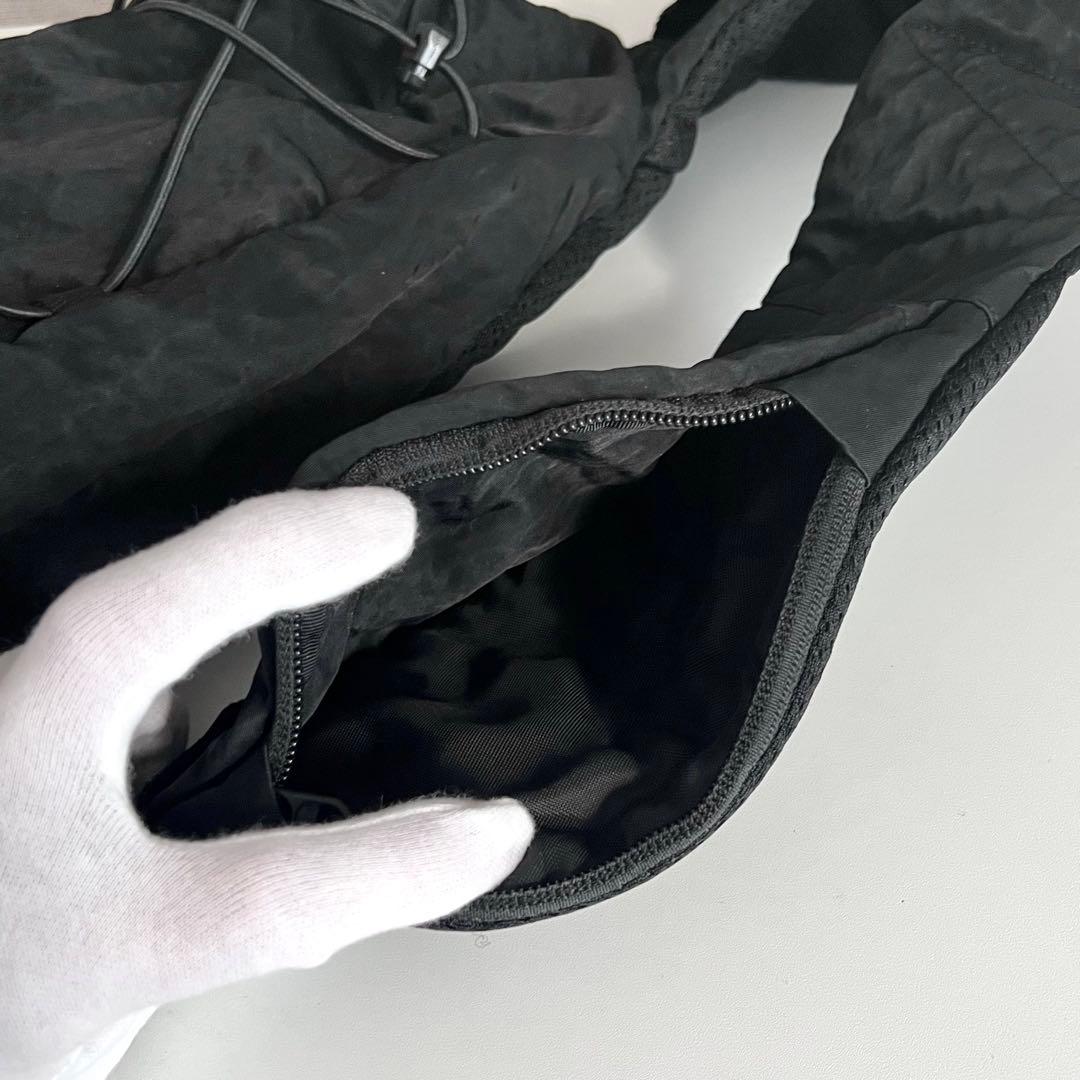 C.P.COMPANY Nylon B Crossbody ボディバッグ 黒