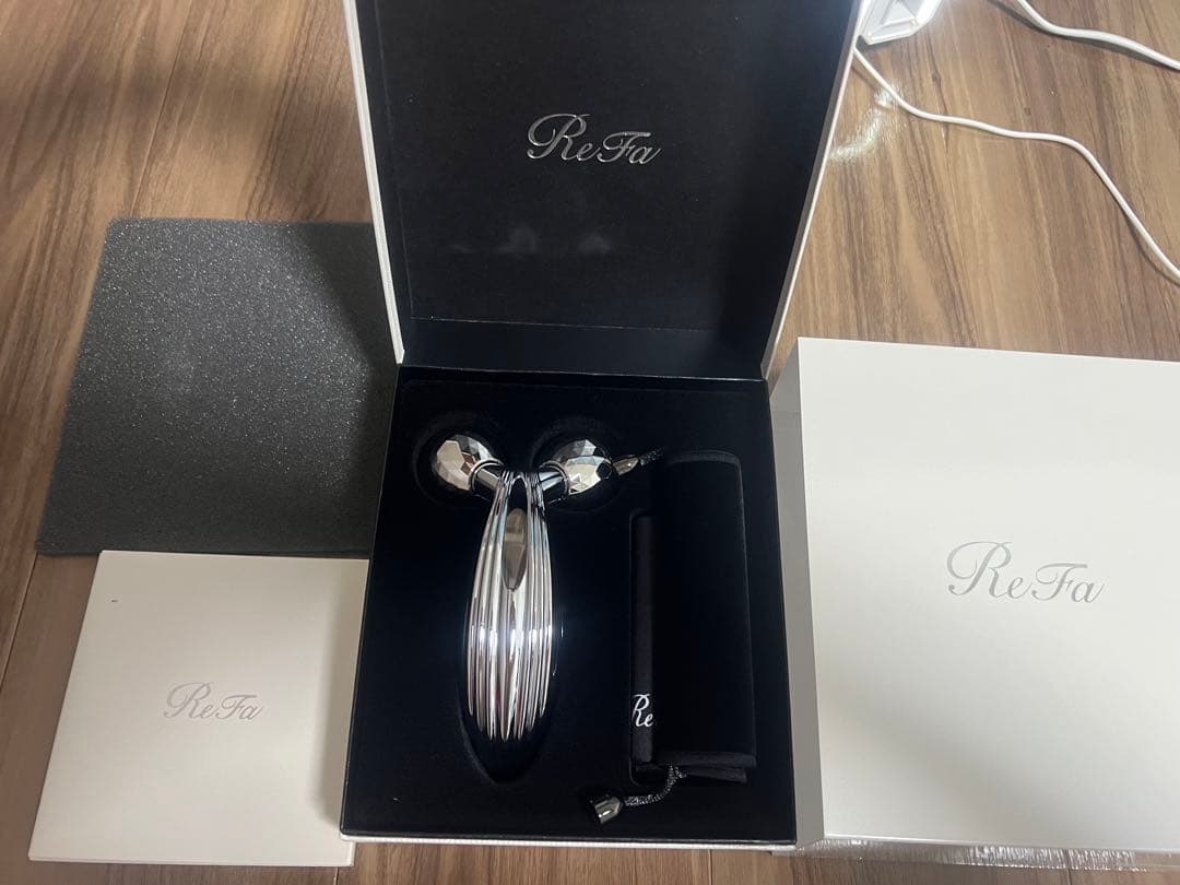 ReFa 美顔ローラー シルバー 未使用 ReFa（リファ） 【本日限定！特別価格 3点限り！即日発送・新品・MTG