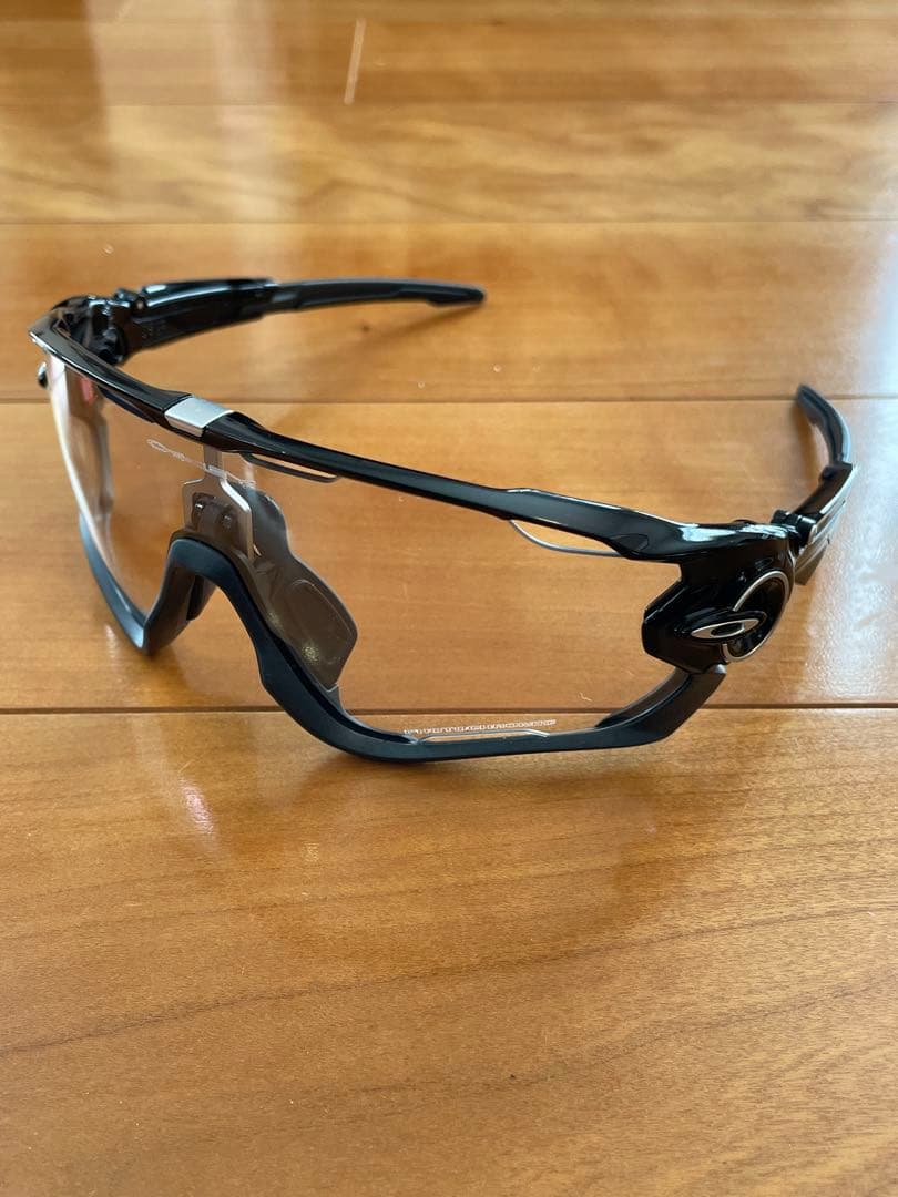 未使用 Oakley Jawbreaker ポリッシュブラック/クリア調光 JawBreaker Polished Black Clear To Black Photochromic Sunglasses