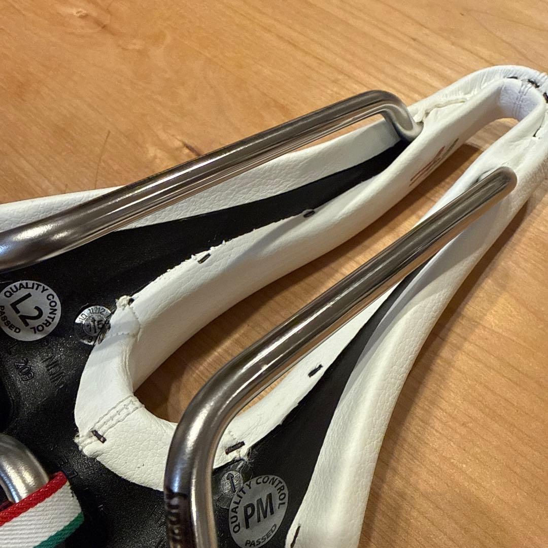 《 新品未使用》SELLE SMP T5 ホワイト 希少・美品サドル