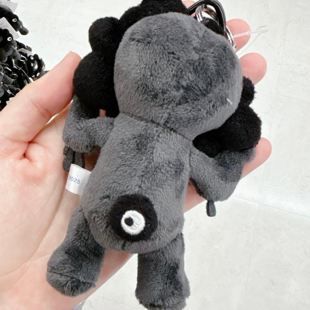 ミャクミャク 万博会場限定 黒 カラビナ付きマスコットブラック - メルカリ