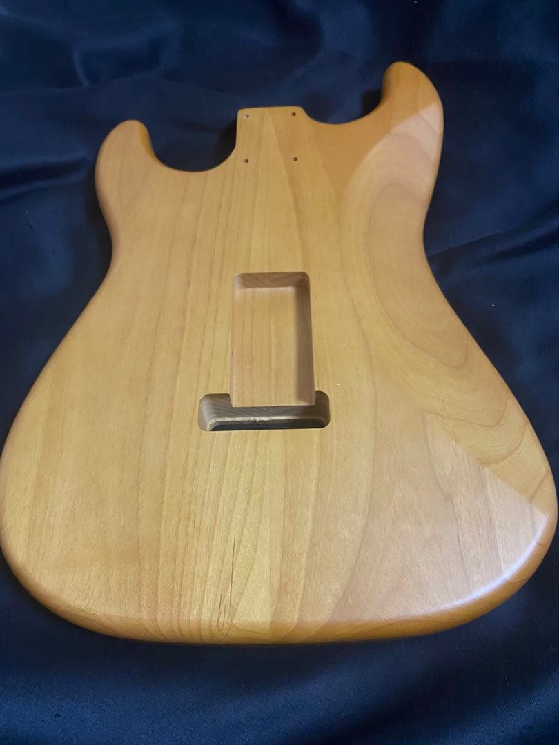 ストラトキャスター2ピースボディNo63サテン塗装ビンテージネイチャー
