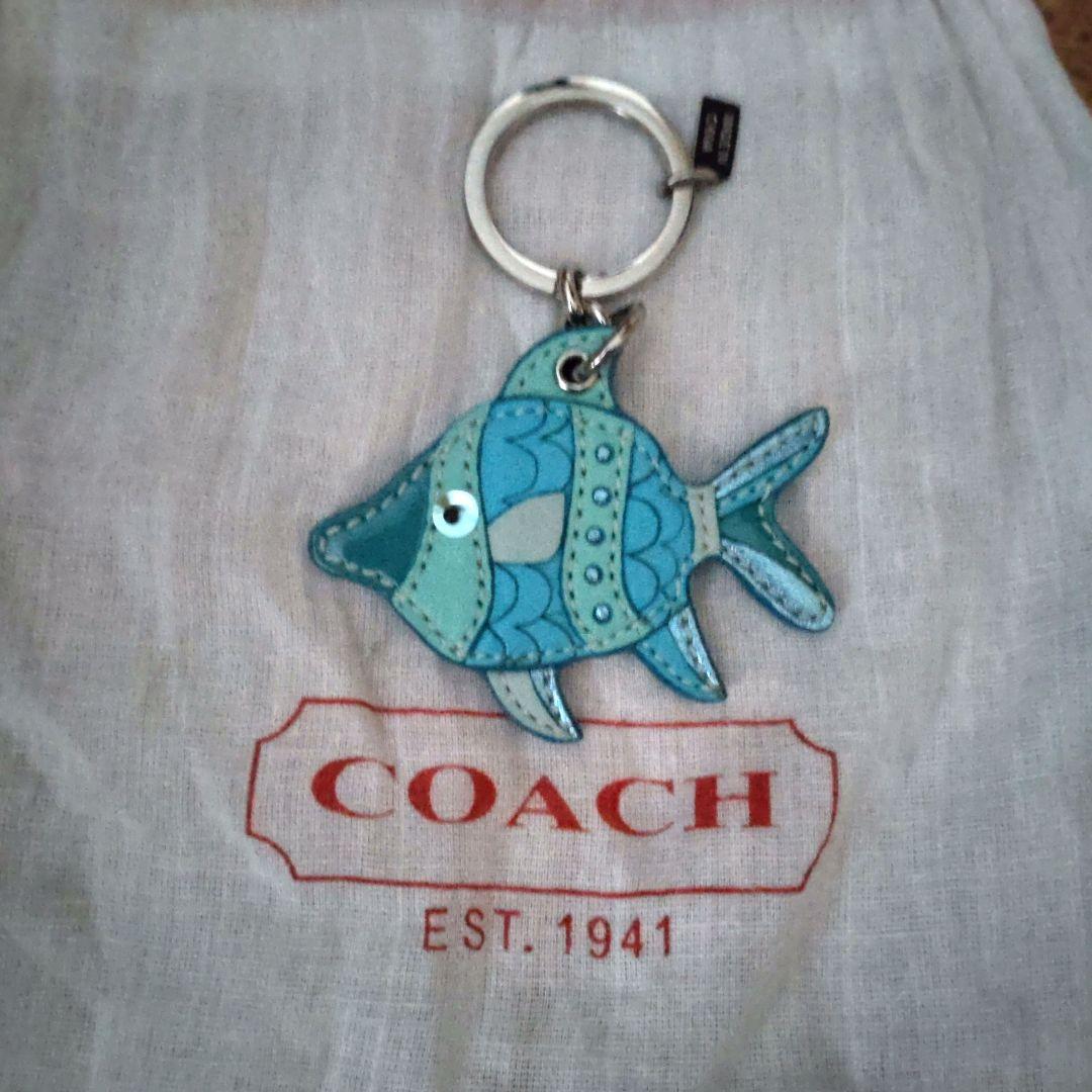 COACH コーチ 魚型キーホルダー 青 - メルカリ