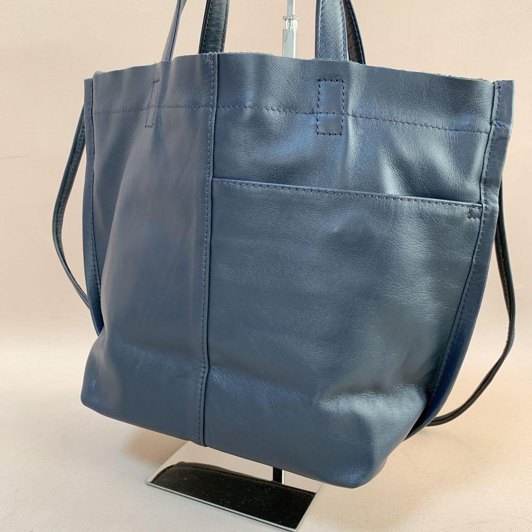 イアパピヨネ センターポイントトートバッグ S《牛革/2way/軽量》ネイビー