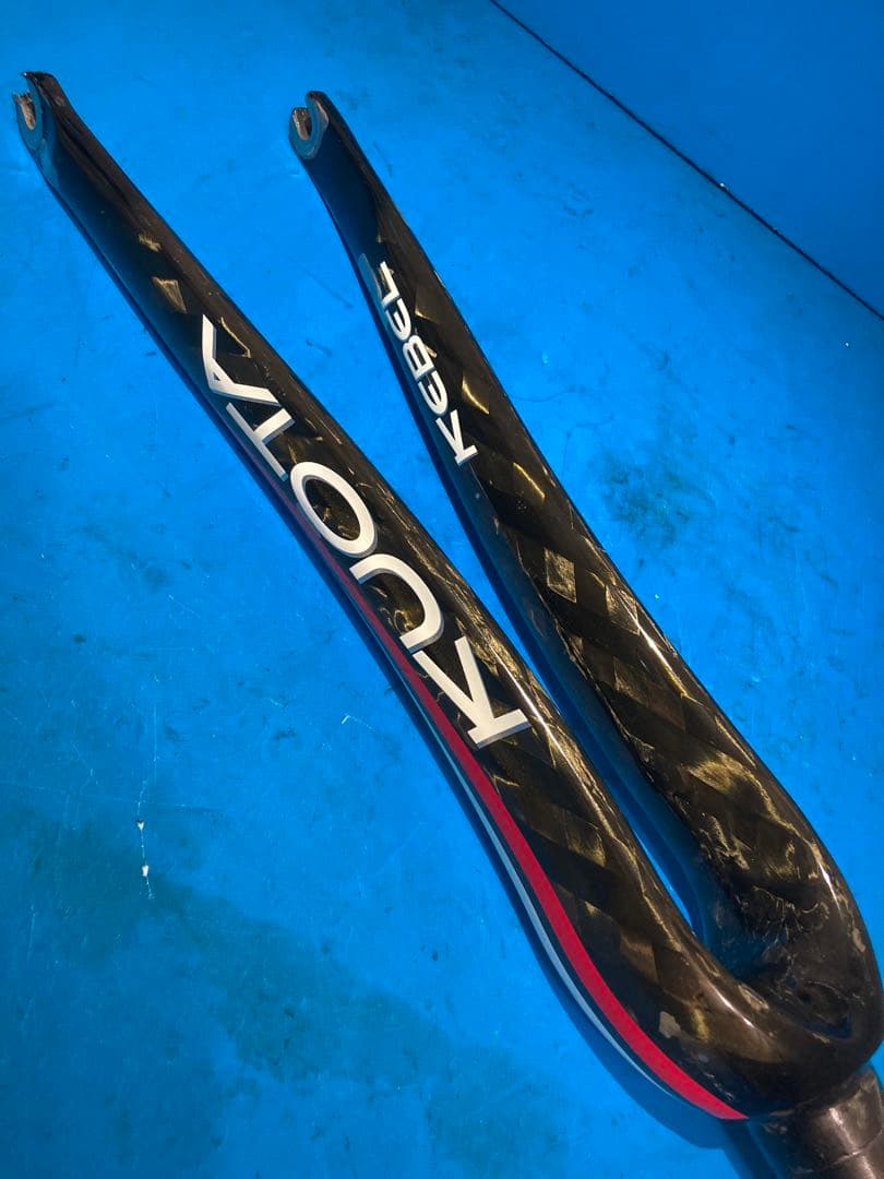 ◇KUOTA KEBEL フルカーボンフロントフォーク ヘッドパーツ付