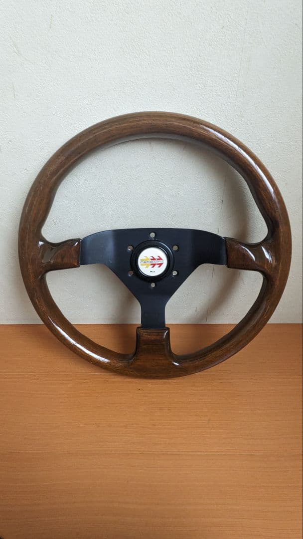 MOMO ウッド ステアリング モデル07 ヘリテージ ウッド（HL-07)